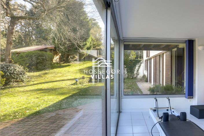 Image No.11-5 Bed House for sale