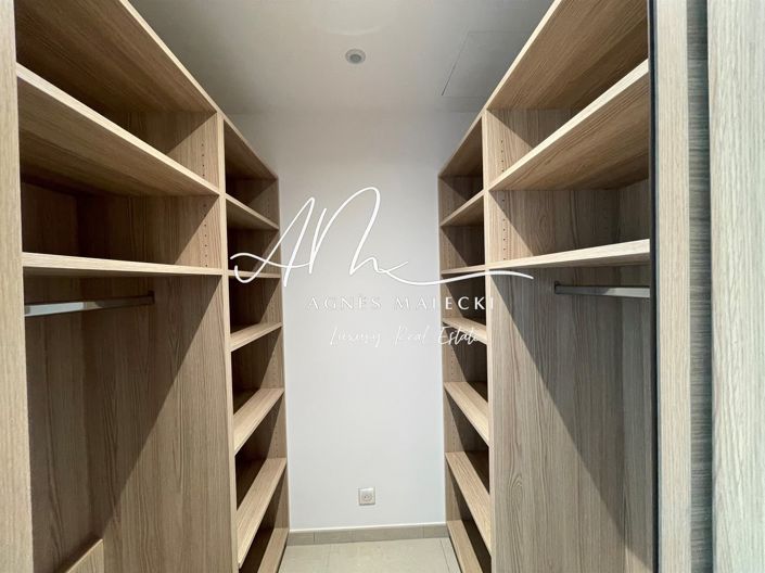 Image No.10-4 Bed House for sale