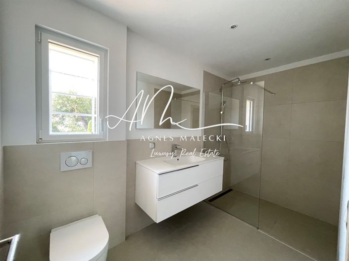 Image No.9-4 Bed House for sale