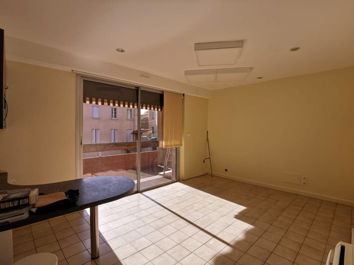 Image No.10-3 Bed Apartment for sale