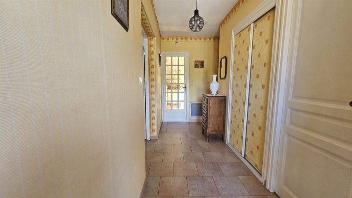 Image No.10-4 Bed House for sale