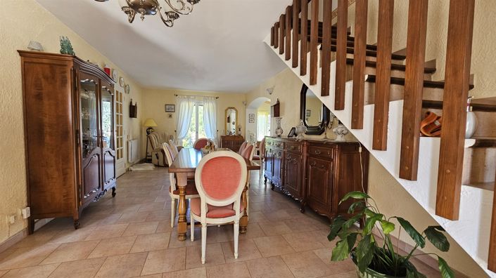 Image No.8-4 Bed House for sale