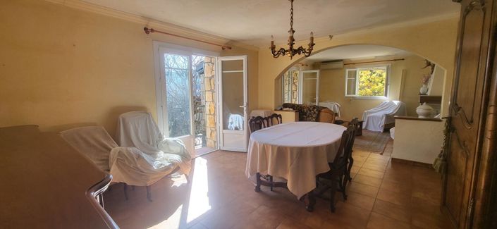 Image No.2-4 Bed House for sale