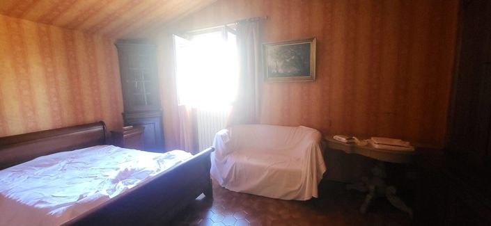 Image No.21-4 Bed House for sale