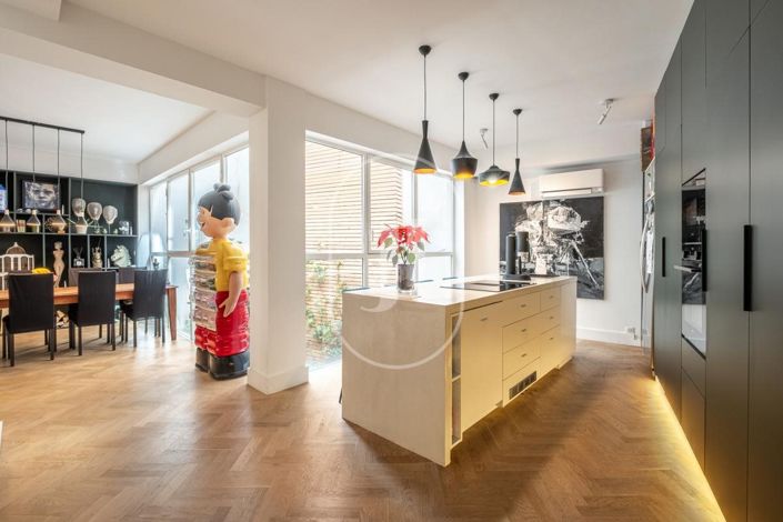 Image No.3-4 Bed House for sale