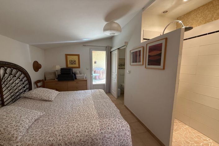 Image No.10-4 Bed House for sale
