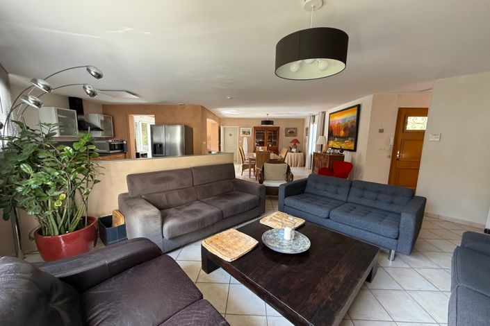Image No.3-4 Bed House for sale