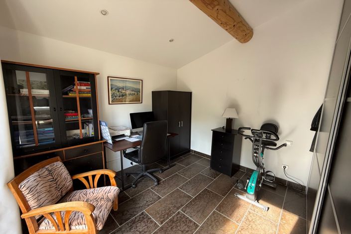 Image No.9-4 Bed House for sale