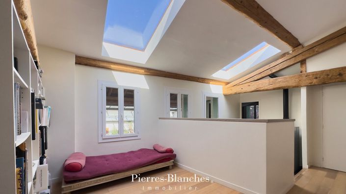 Image No.7-7 Bed House for sale