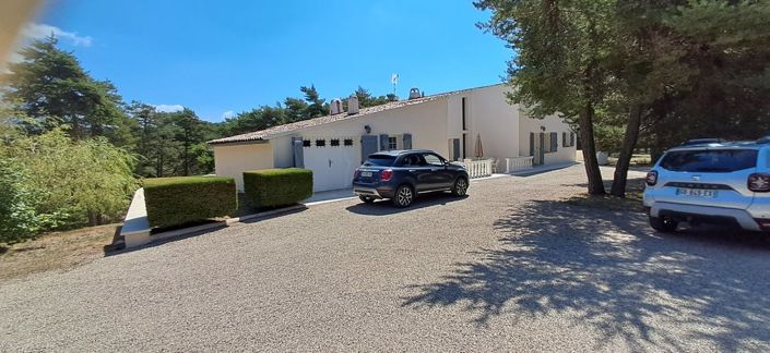 Image No.18-6 Bed House for sale