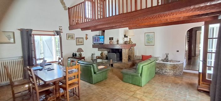 Image No.21-6 Bed House for sale