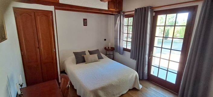 Image No.22-6 Bed House for sale