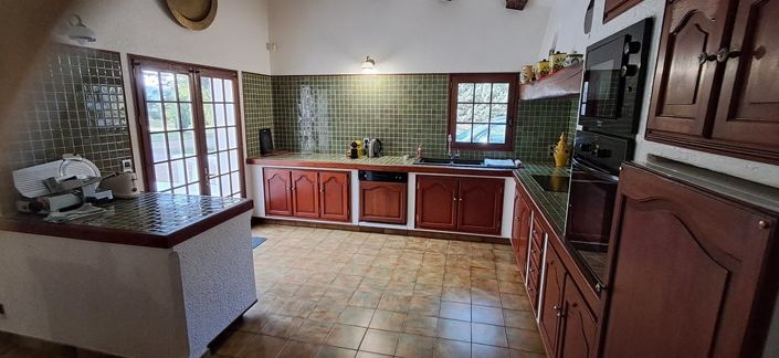 Image No.29-6 Bed House for sale