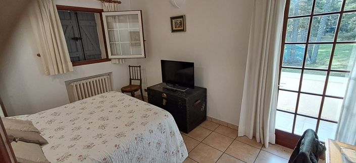 Image No.34-6 Bed House for sale