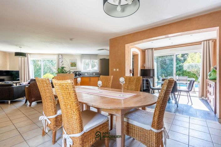 Image No.3-4 Bed House for sale