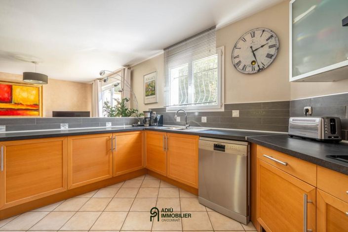 Image No.6-4 Bed House for sale