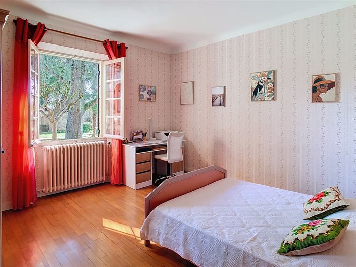 Image No.10-5 Bed House for sale