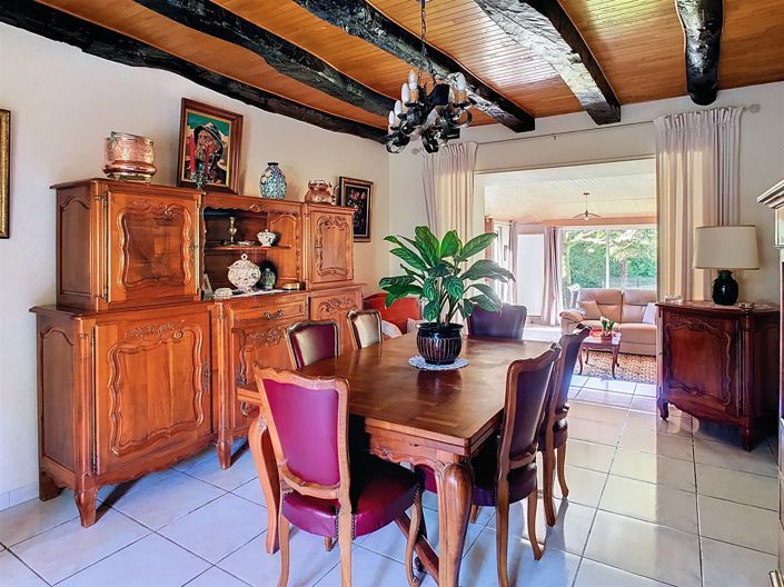 Image No.7-5 Bed House for sale