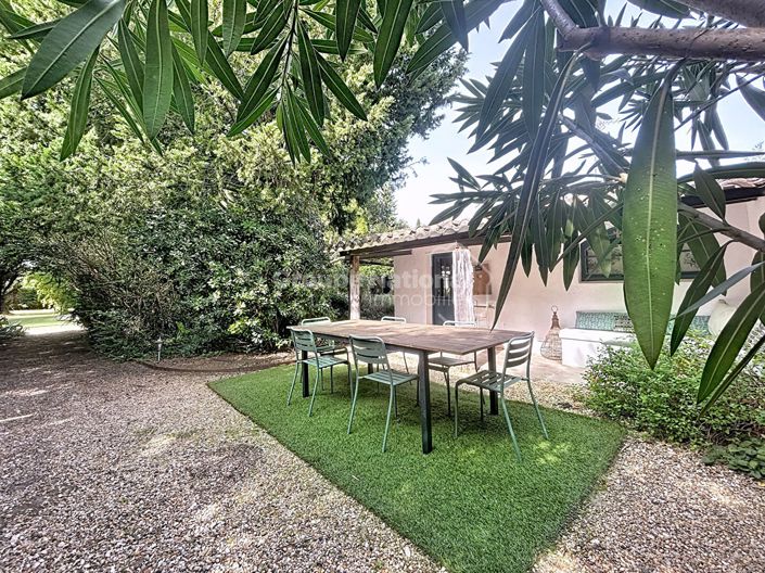 Image No.17-6 Bed House for sale