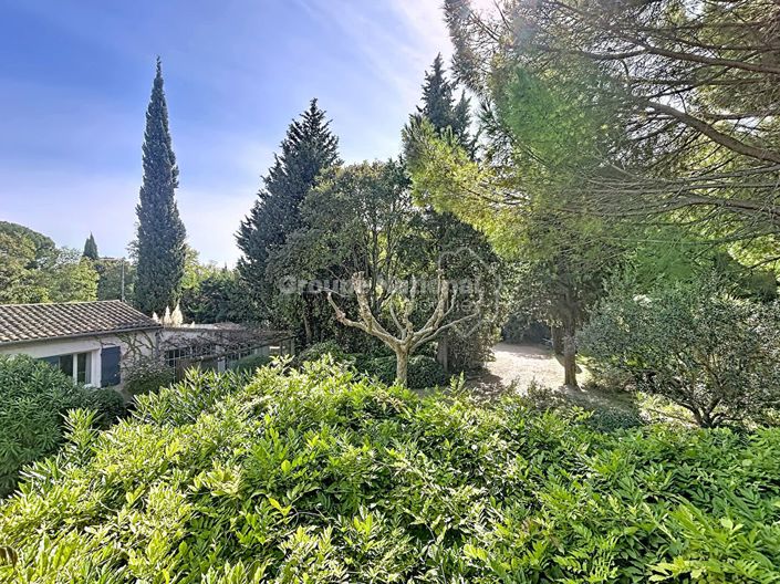 Image No.20-6 Bed House for sale