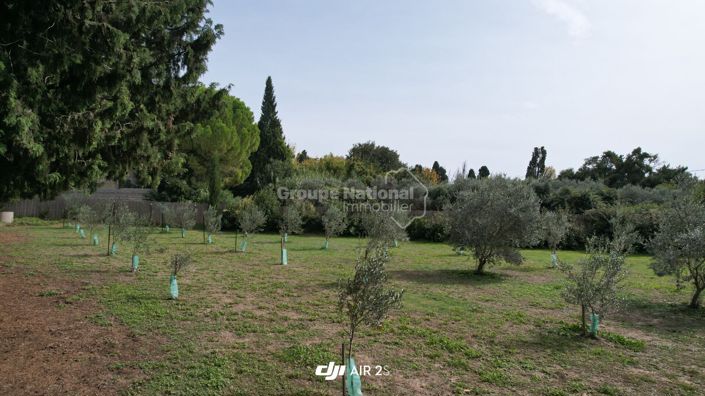 Image No.6-6 Bed House for sale