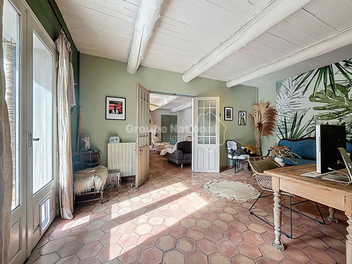 Image No.9-6 Bed House for sale