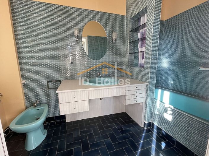 Image No.11-5 Bed House for sale