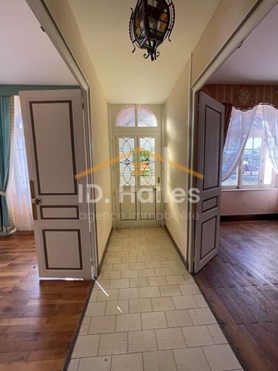 Image No.16-5 Bed House for sale