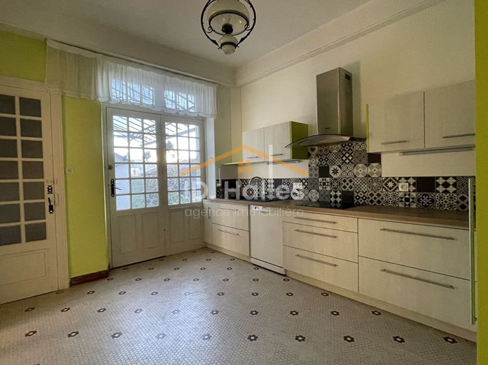 Image No.3-5 Bed House for sale