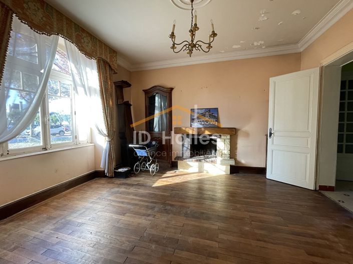 Image No.8-5 Bed House for sale