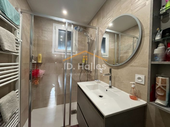 Image No.6-4 Bed House for sale