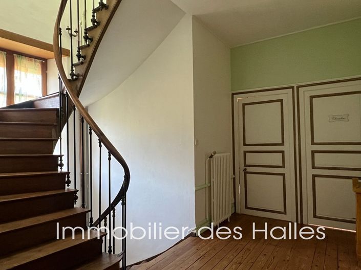 Image No.10-5 Bed House for sale