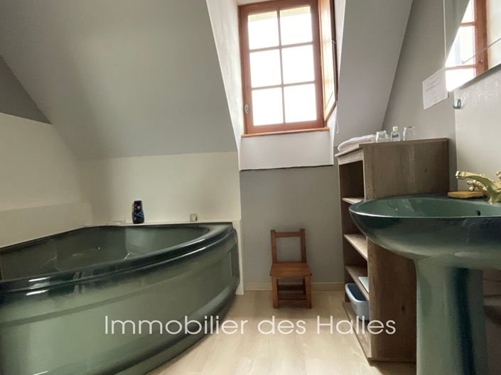 Image No.16-5 Bed House for sale