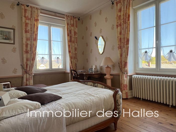 Image No.6-5 Bed House for sale