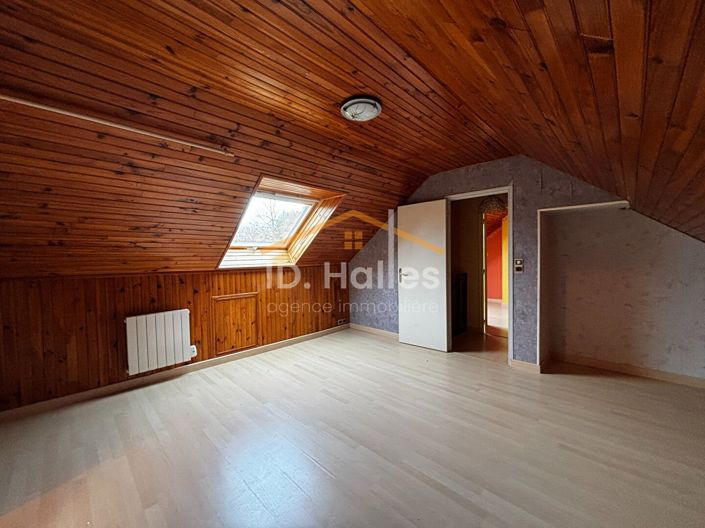 Image No.11-5 Bed House for sale