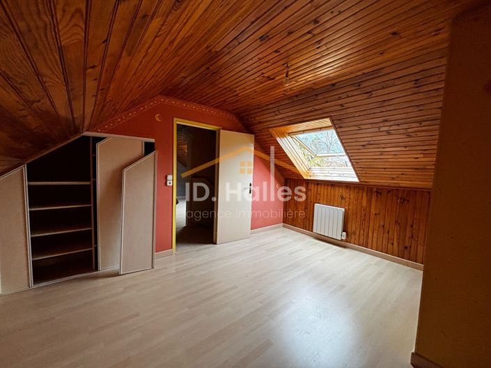 Image No.9-5 Bed House for sale