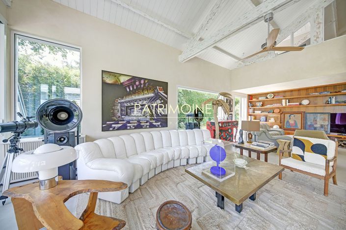 Image No.5-5 Bed Property for sale