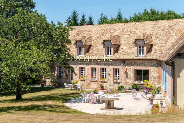 Image No.12-5 Bed Property for sale