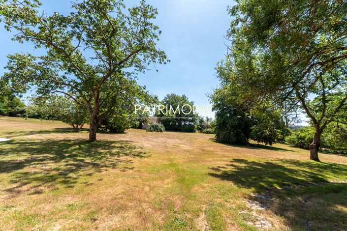 Image No.13-5 Bed Property for sale