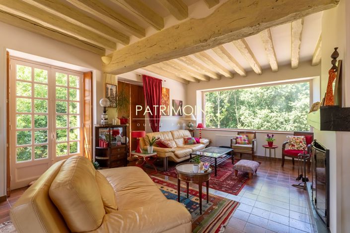 Image No.6-5 Bed Property for sale