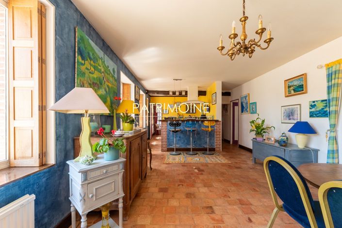 Image No.7-5 Bed Property for sale