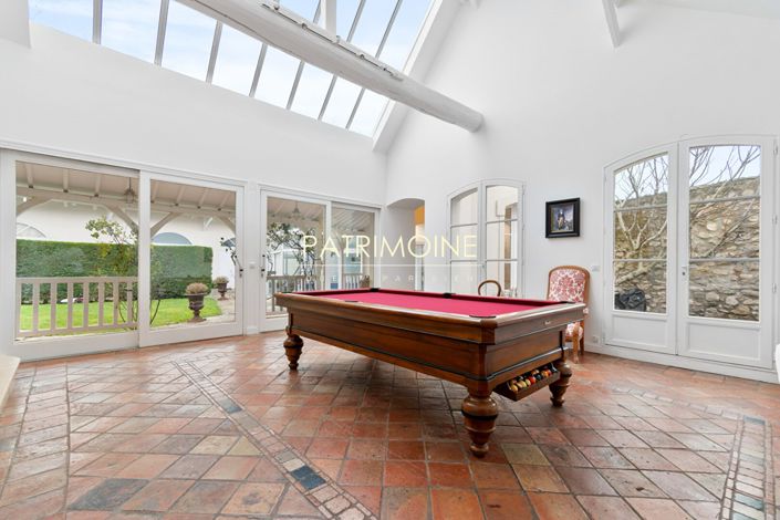 Image No.3-Propriété de 10 chambres à vendre à Noisy-le-Roi