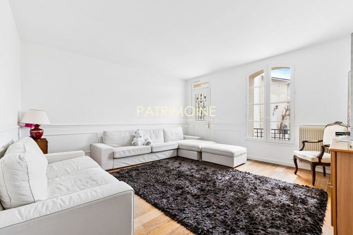 Image No.6-Propriété de 10 chambres à vendre à Noisy-le-Roi