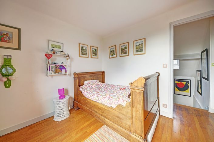 Image No.14-6 Bed Property for sale