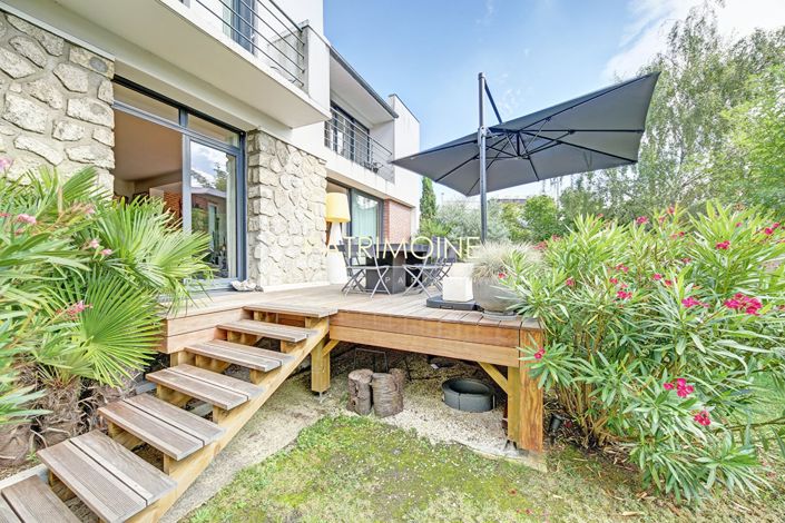 Image No.4-6 Bed Property for sale