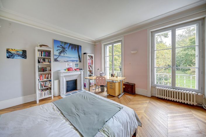 Image No.9-9 Bed Property for sale