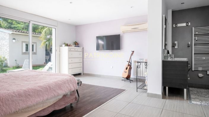 Image No.10-8 Bed House for sale