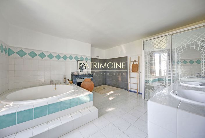 Image No.13-7 Bed House for sale