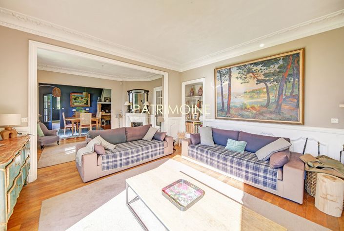 Image No.8-7 Bed House for sale