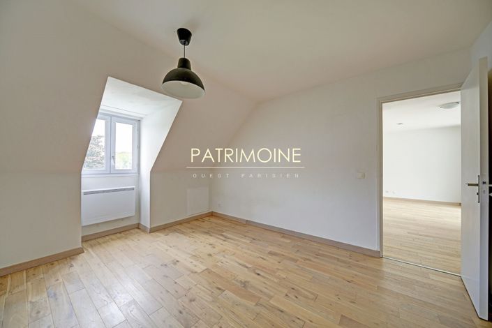 Image No.11-5 Bed House for sale